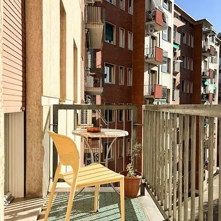 Giallo Lame Apartment